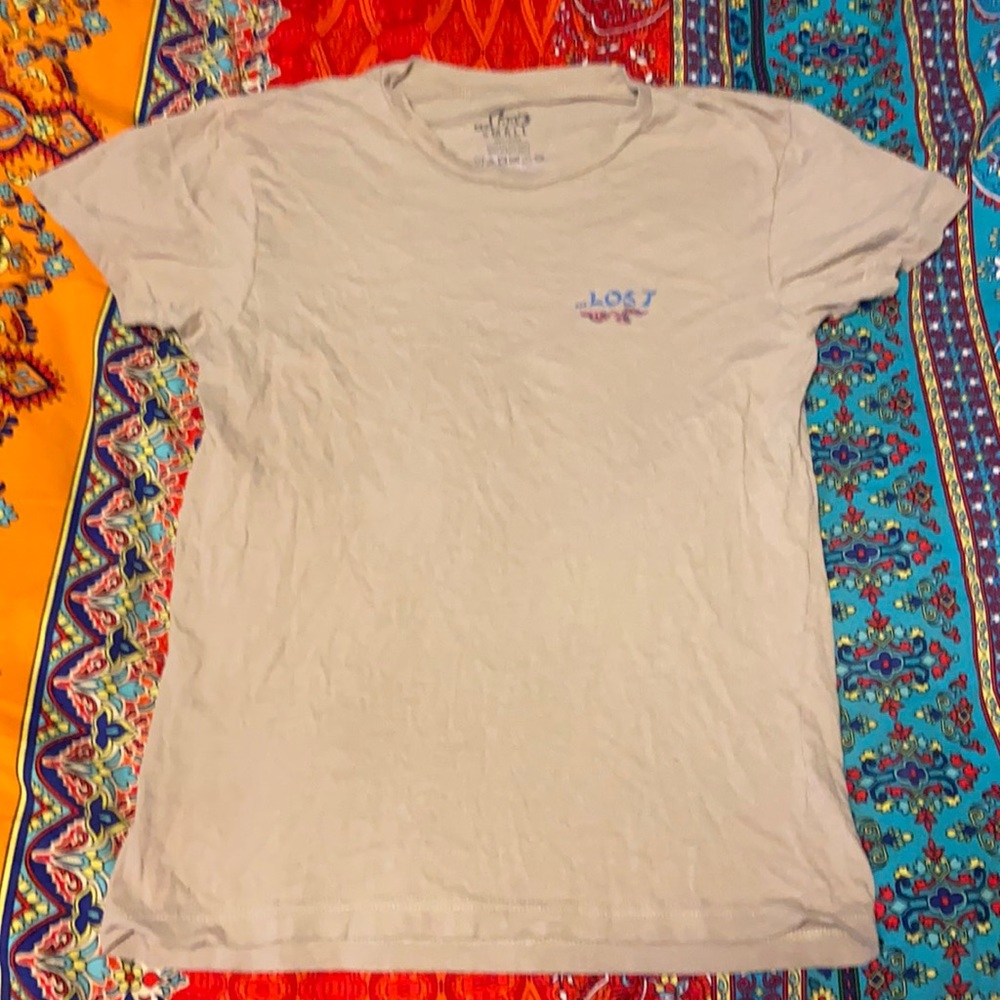 Lost tee